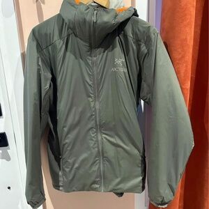 Arcteryx atom lt hoody men’s size small